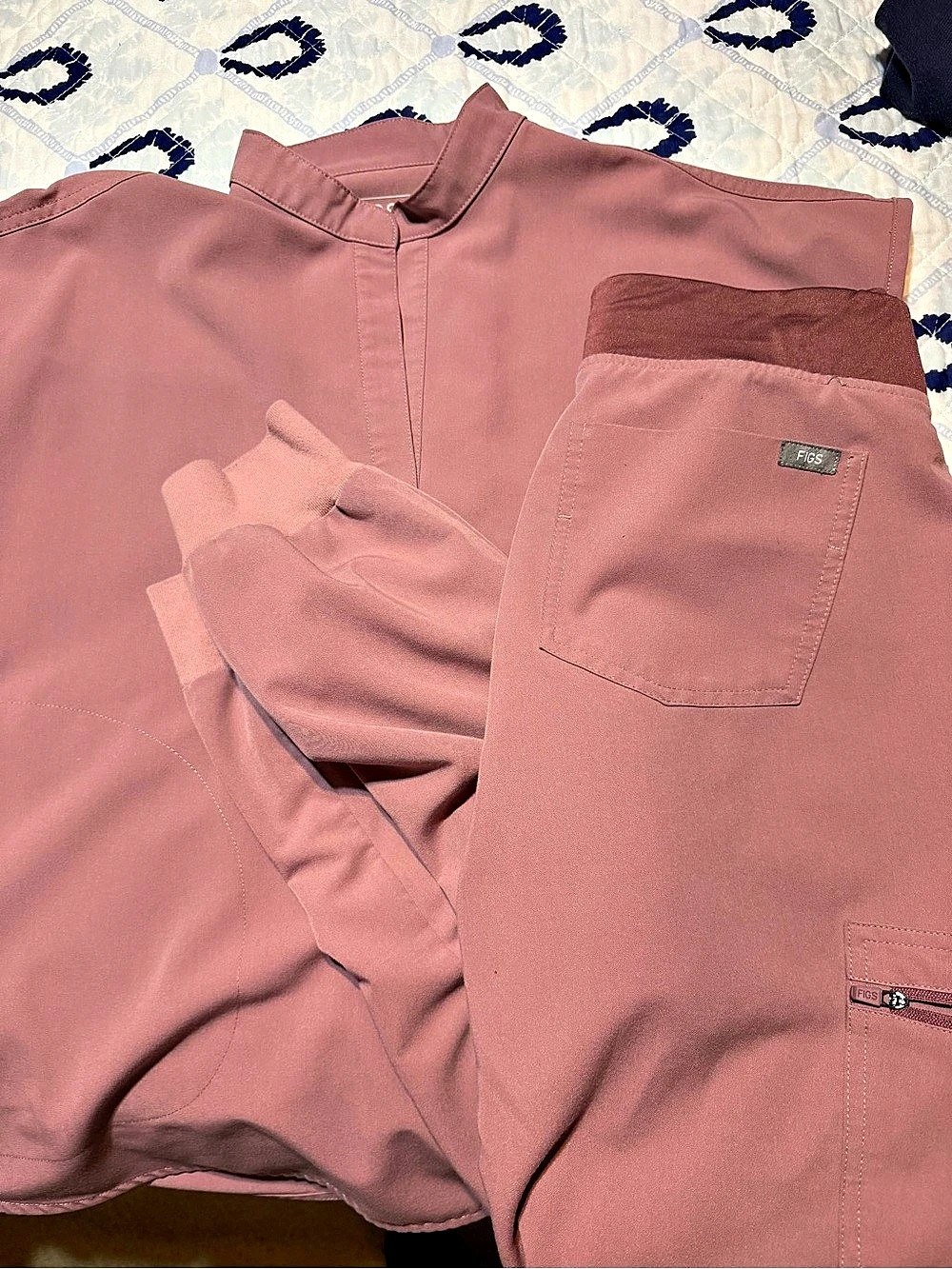 FIGS Technical Collection Straight Leg Pants Small Mauve